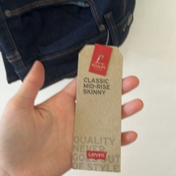 BNWT Levi’s - Picture 2 of 2